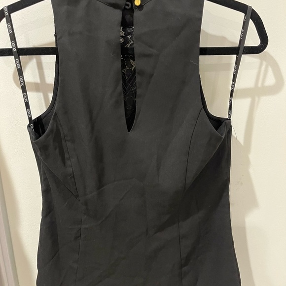 Black high neck lace detail top - Picture 2 of 6